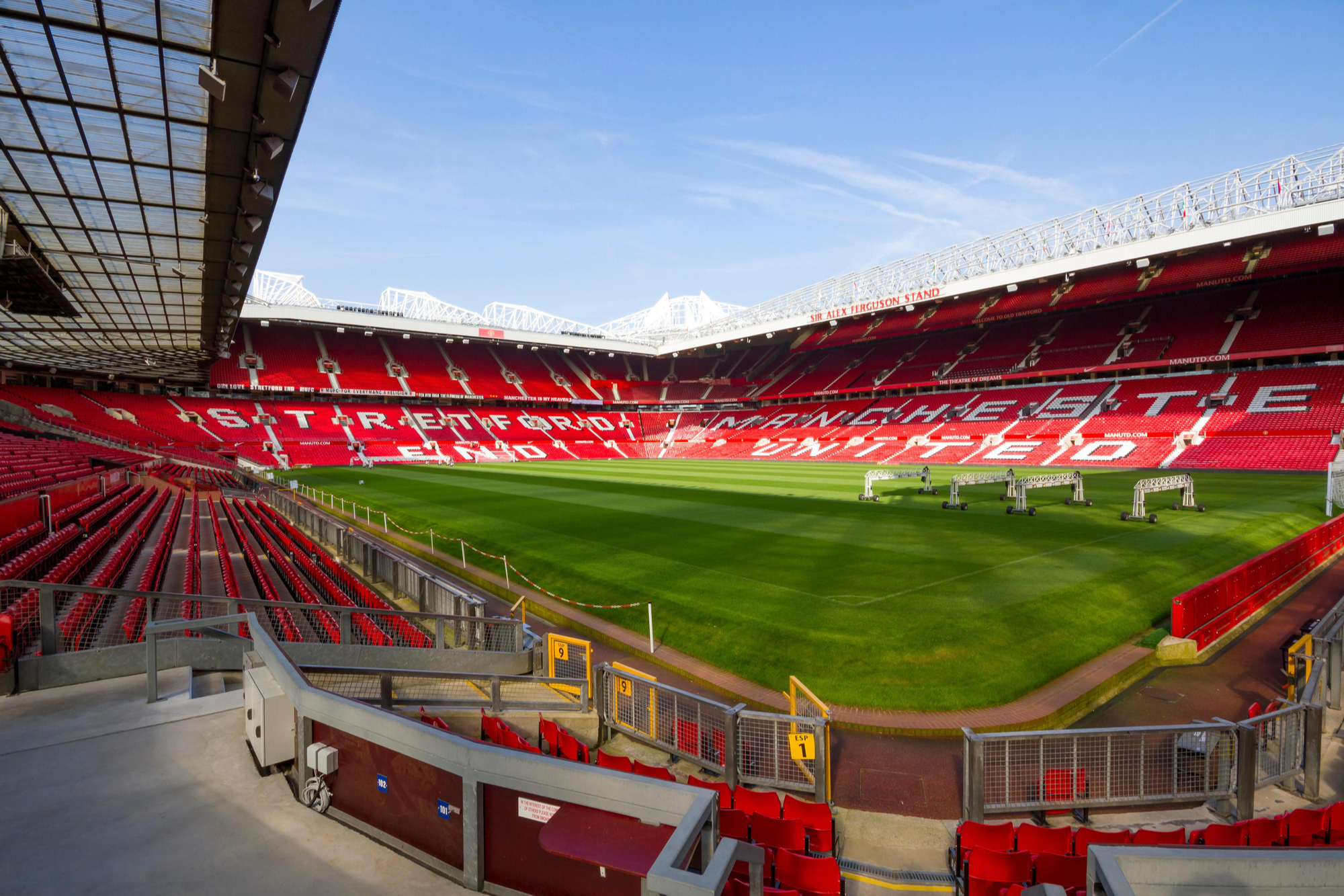 Man United sắp về tay chủ mới tỉ phú Qatar, làng bóng Anh xôn xao - Ảnh 2.