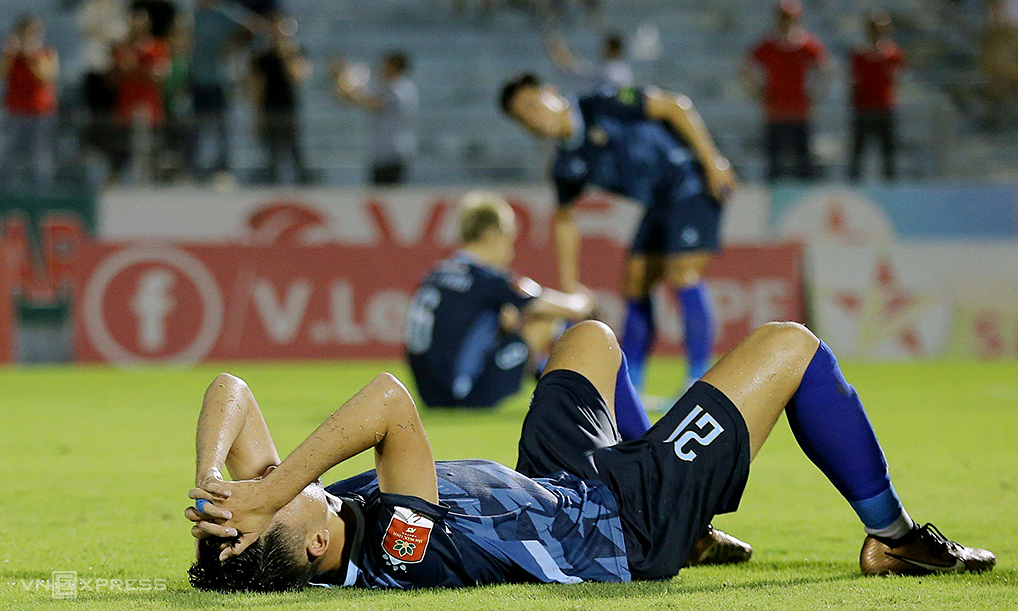 Ho Chi Minh City lost despite leading Ha Tinh by two goals.