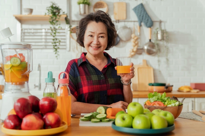 좋은 영양은 폐경기 여성의 건강을 개선하는 데 도움이 됩니다. 사진: 프리픽