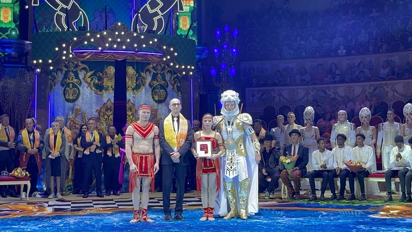 វៀតណាមឈ្នះរង្វាន់ប្រាក់នៅមហោស្រពសៀកអន្តរជាតិ “គ្មានព្រំដែន”