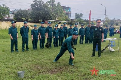 បញ្ជាការដ្ឋានយោធភូមិភាគ Ninh Giang (Hai Duong)៖ ជំរុញការកសាងអង្គភាពរឹងមាំគ្រប់ជ្រុងជ្រោយ។