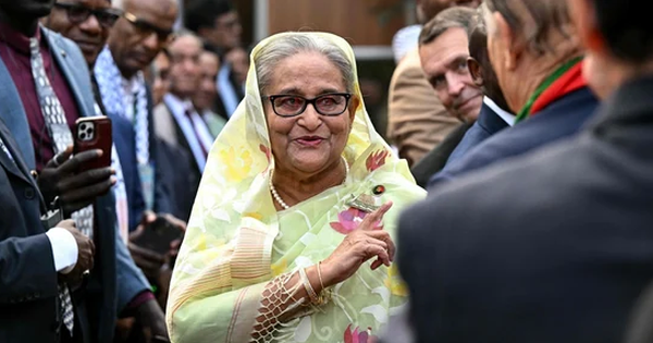 Le Bangladesh se trouve dans une situation sans précédent alors que le Premier ministre quitte le pays en toute hâte