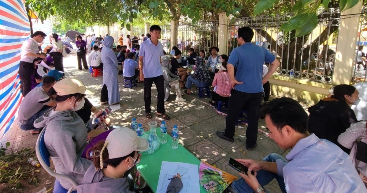 Abandono masivo de depósitos de subastas de tierras en los suburbios de Hanoi: si no se evita, el mercado se distorsionará