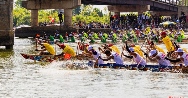 Exciting "favorable weather" bridge racing festival on Nhat Le river