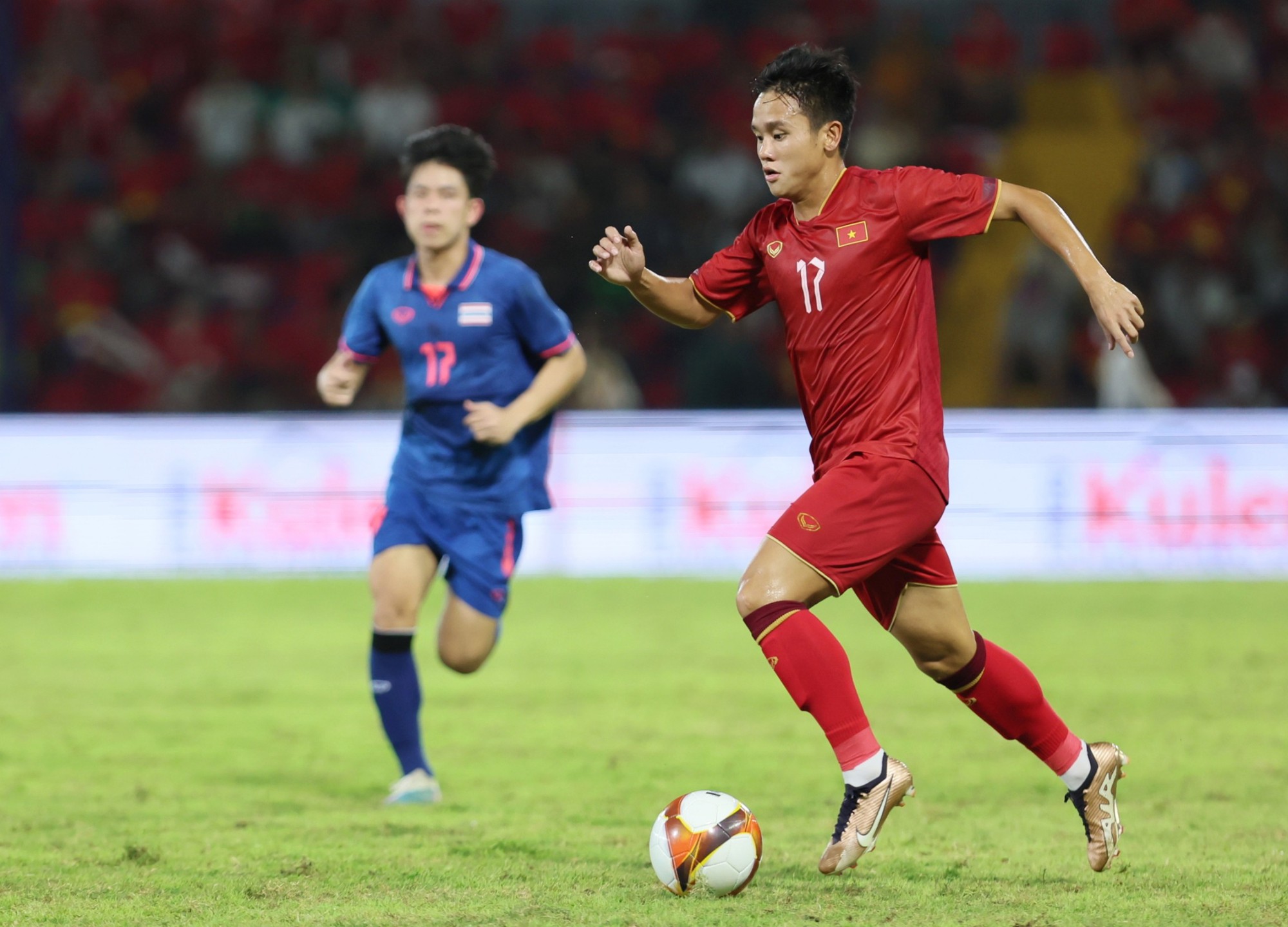 Tiền đạo Quốc Việt chấn thương, nghỉ hết SEA Games 32 - Ảnh 3.