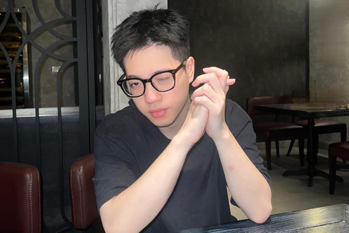 โปรดิวเซอร์เพลงหนุ่มหล่อวัย 24 ปี ผู้มีรสนิยมแฟชั่นสุดเก๋ - 9 Nhà sản xuất âm nhạc 24 tuổi điển trai, có gu thời trang sành điệu - 9