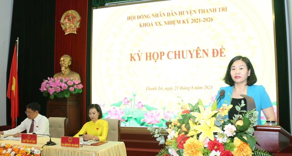 Permanent Deputy Secretary of the Hanoi Party Committee Nguyen Thi Tuyen gave a speech at the meeting.