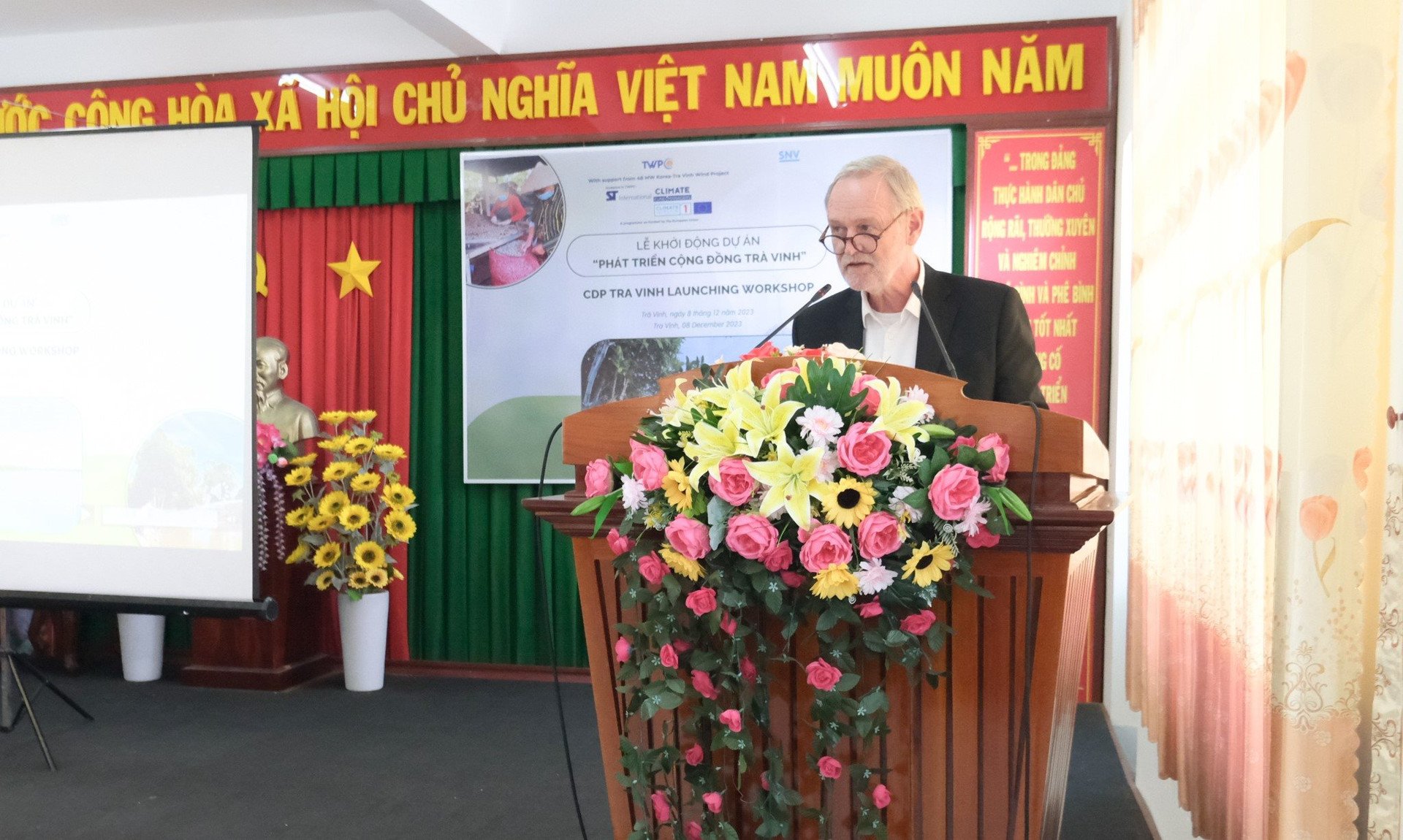 ong-pieter-spaarman-giam-doc-quoc-gia-cua-snv-viet-nam-chia-se-tai-hoi-thao.jpg