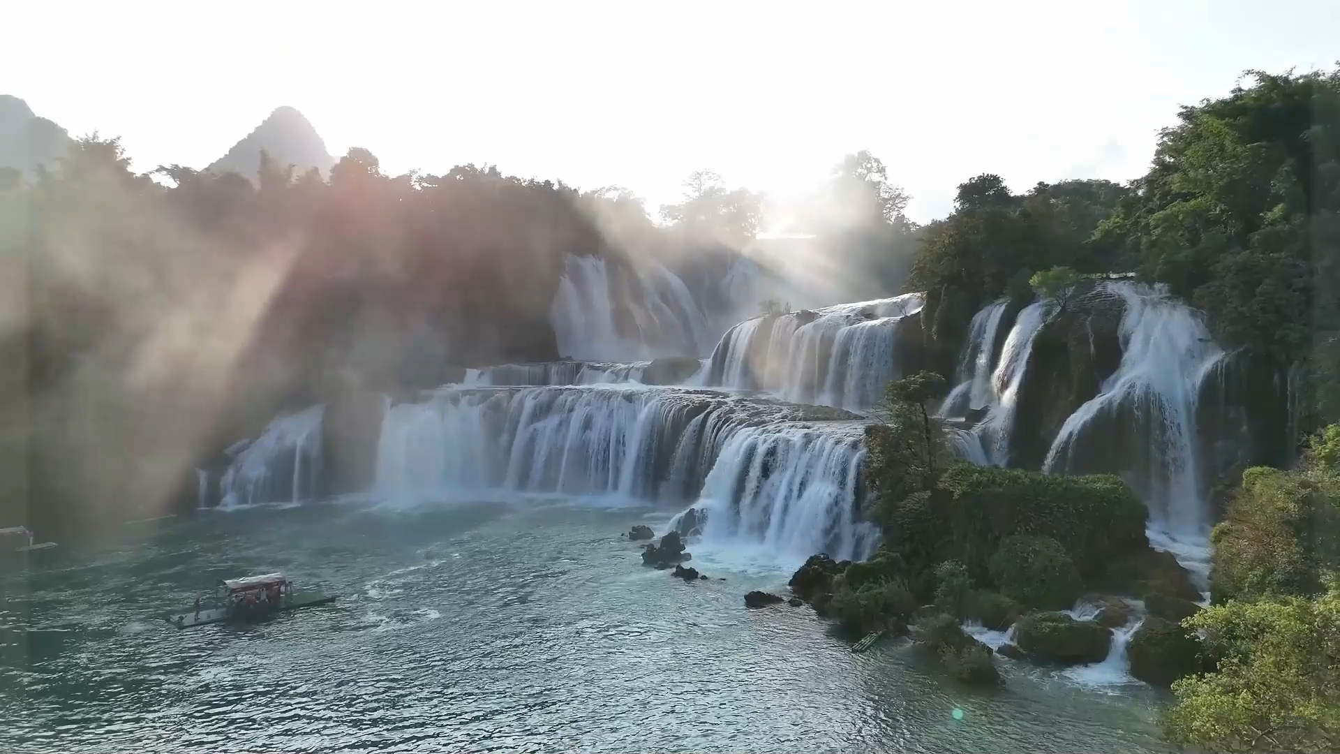 75 years of Vietnam - China friendship: Visiting the largest transnational waterfall in Asia