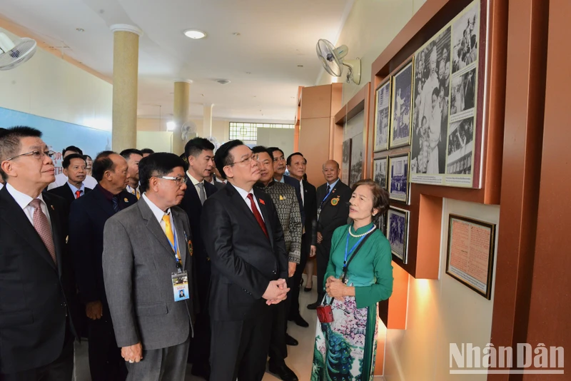 Vorsitzender der Nationalversammlung besucht Reliquienstätte von Präsident Ho Chi Minh und nimmt an Grundsteinlegungszeremonie für Erweiterungsprojekt der Reliquienstätte in Udon Thani teil