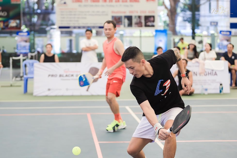 Cặp đôi Nguyễn Thắng - Nguyễn Minh vô địch open pickleball and travel Cúp Hồ Mây- Ảnh 1.