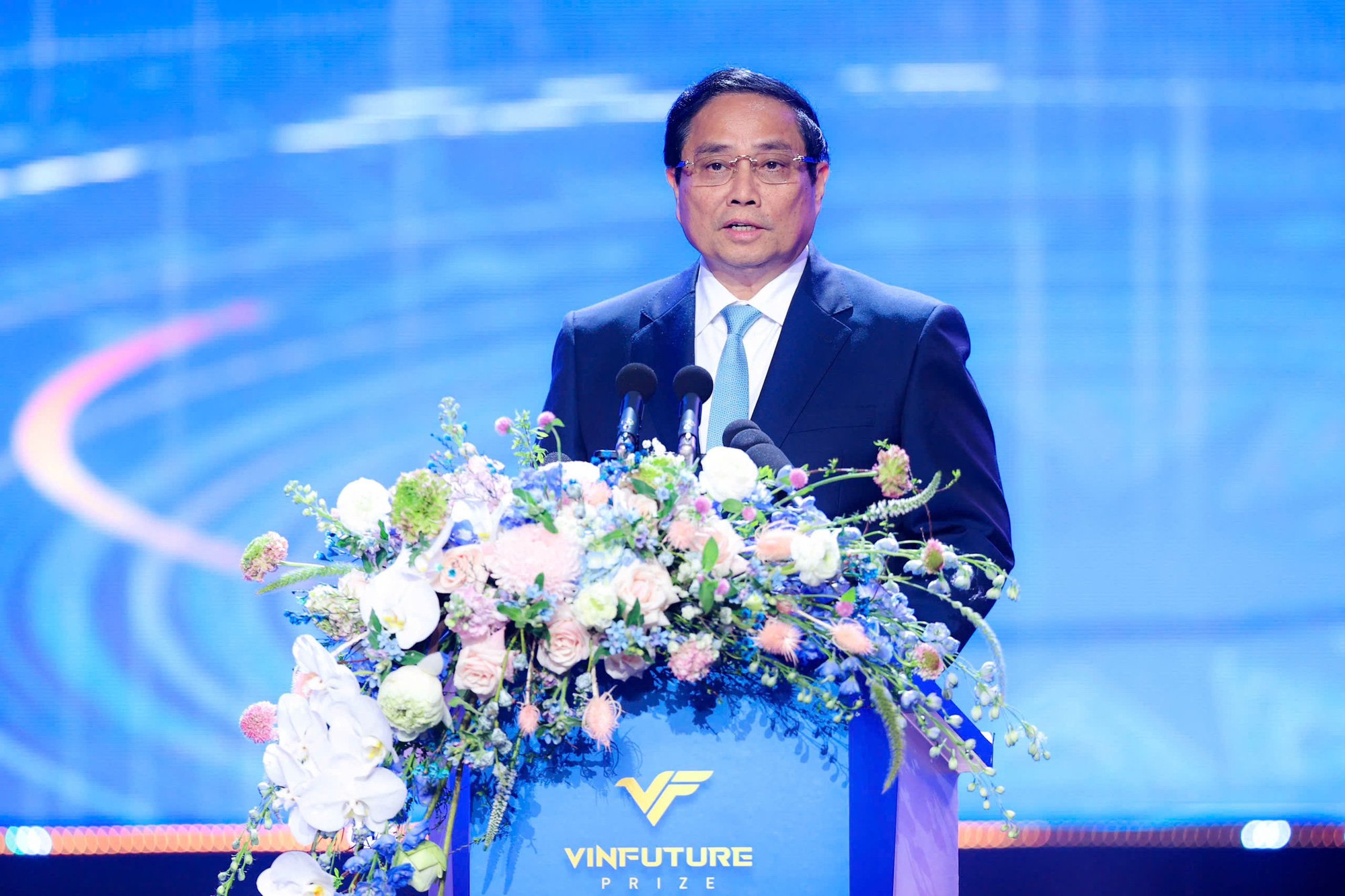 Thủ tướng: VinFuture 2024 đã hội tụ những người khổng lồ trong khoa học thế giới - Ảnh 1.