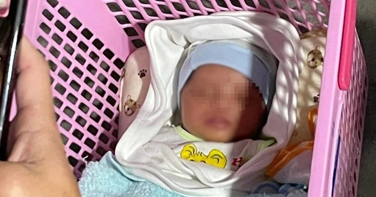 10-day-old baby girl abandoned in front of billiard hall in the middle of a cold night