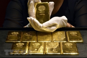 World gold prices increase slightly amid weakening USD