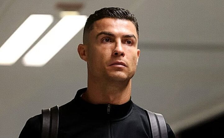 Ronaldo thắng kiện câu lạc bộ cũ.