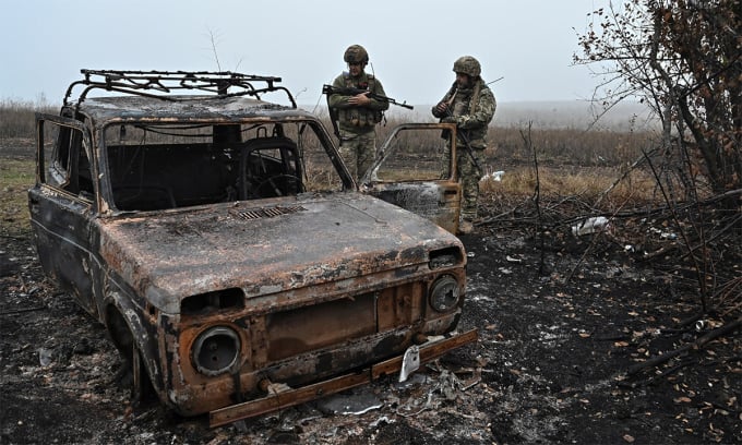 Soldados ucranianos a las afueras de la aldea de Rabotino, provincia de Zaporiyia, noviembre de 2023. Foto: Reuters