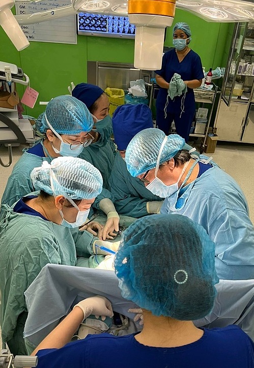 Ärzte operierten das Mädchen. Foto: Zur Verfügung gestellt vom Krankenhaus