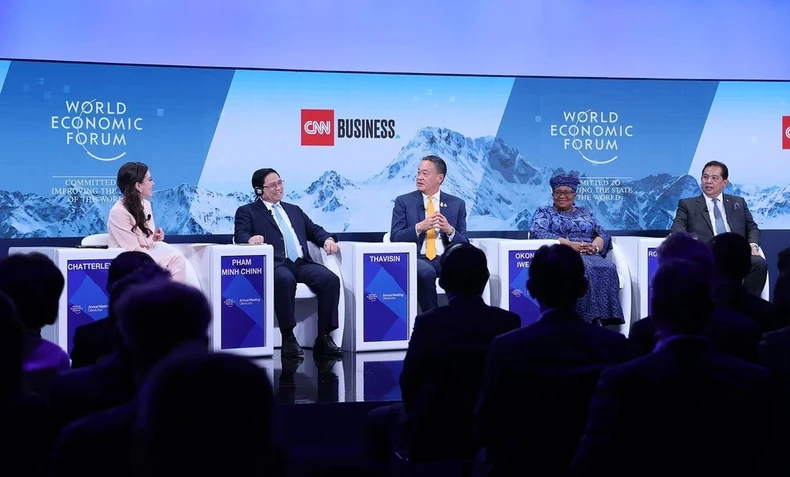 [Foto] Destacadas actividades del Primer Ministro Pham Minh Chinh en Davos, Suiza foto 12