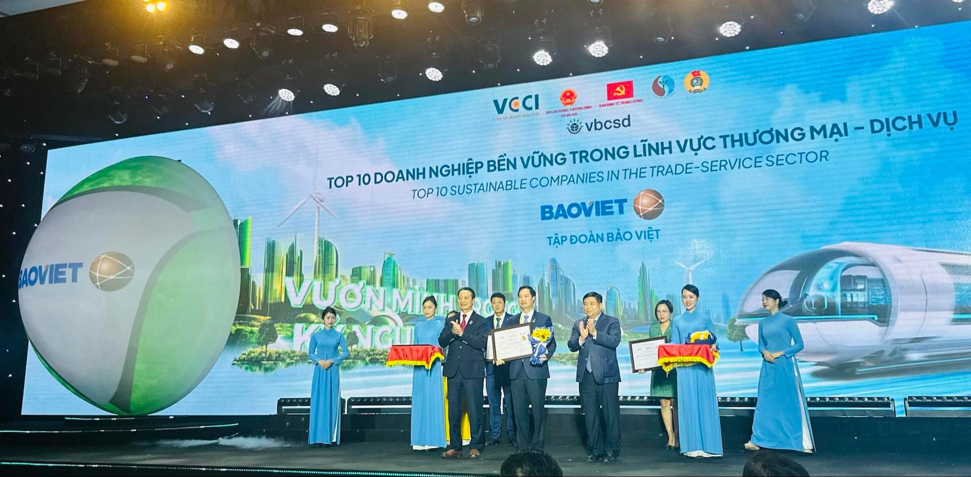 bảo Việt Top 10 DN bền vững.jpg