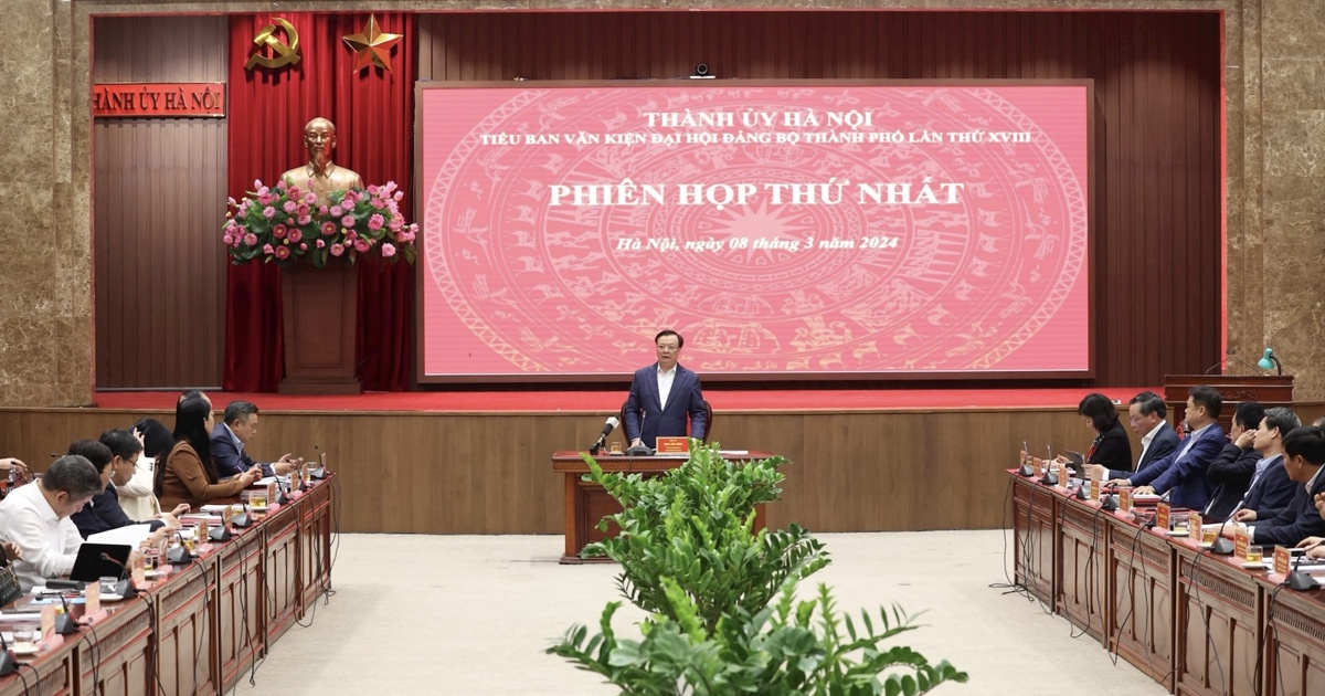 Le sous-comité des documents du 18e Congrès du Parti de Hanoi a tenu sa première session.