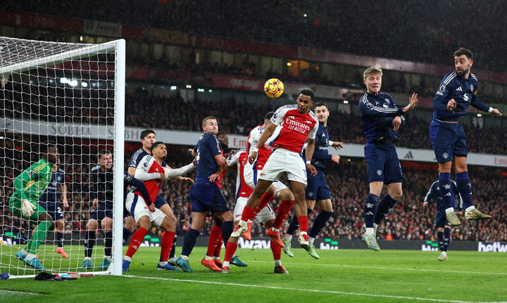 Les corners d'Arsenal deviennent un « cauchemar » pour Man Utd. (Photo : Reuters)