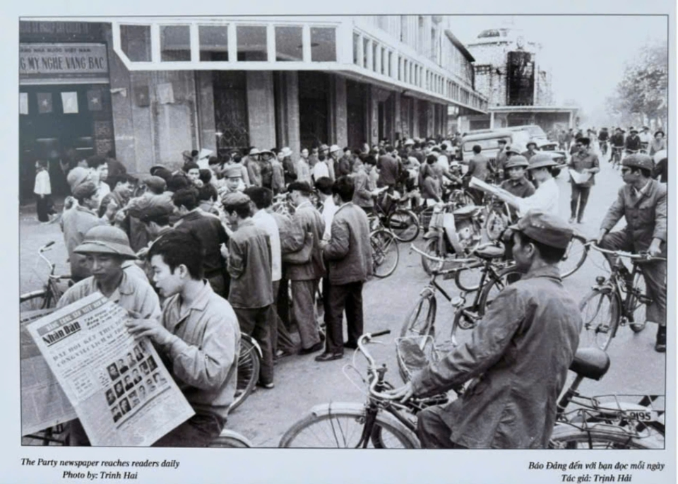 The photo recreates a corner of old Hanoi.