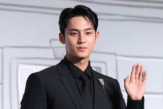Une marque de luxe s'excuse d'avoir révélé des photos sensibles de Mingyu