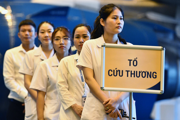 Vietnam Airlines diễn tập quy trình thoát hiểm khẩn nguy, sẵn sàng ứng phó mọi tình huống