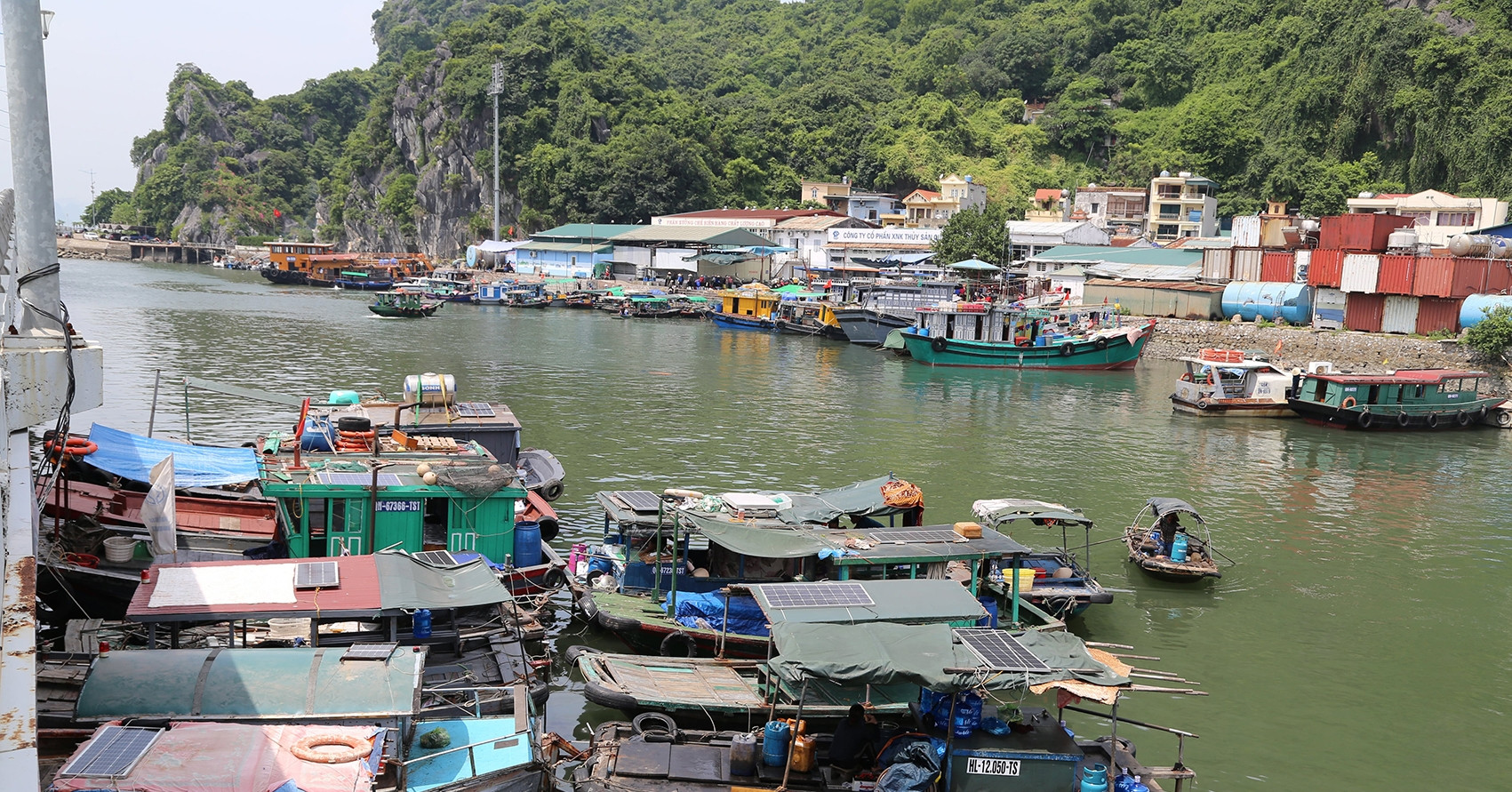 Quang Ninh bans sea travel from 11am tomorrow to cope with storm number 3