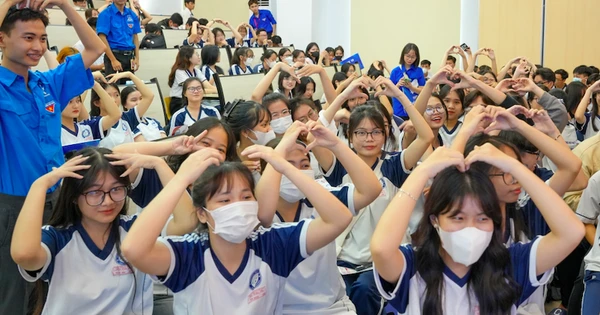 La Universidad Nguyen Tat Thanh recluta a 10.000 estudiantes y abre dos nuevas especialidades