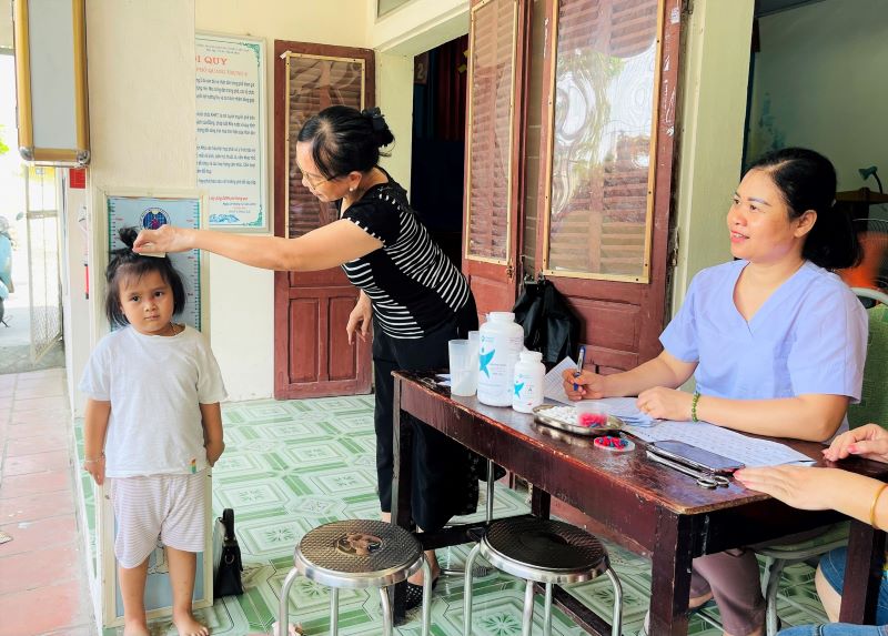 Campagne de supplémentation en vitamine A pour les enfants de 6 à 60 mois, phase I, 2023 dans la ville de Thanh Hoa