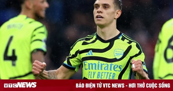 Arsenal đè bẹp Burnley, bám đuổi Liverpool