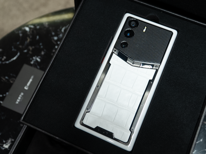 Economic difficulties, Vertu is still popular in Vietnam - 3