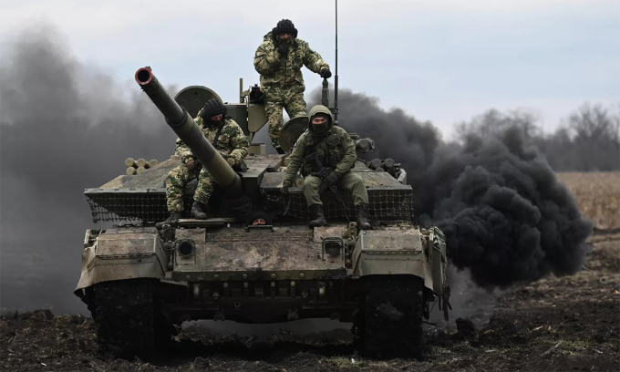 Russische T-90M-Panzer bereiten sich auf einen Angriff auf ukrainische Stellungen im Februar vor. Foto: RIA Novosti