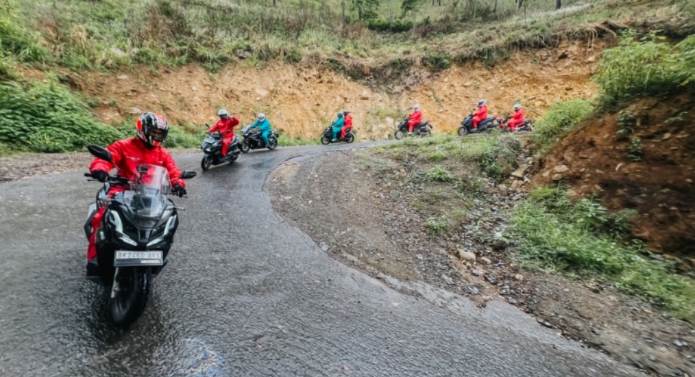 Experience conquering Ho Toba with Honda ADV 160 image 1