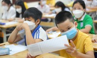 Des examens « à choix » stressants Élèves de 6e année à Hanoi