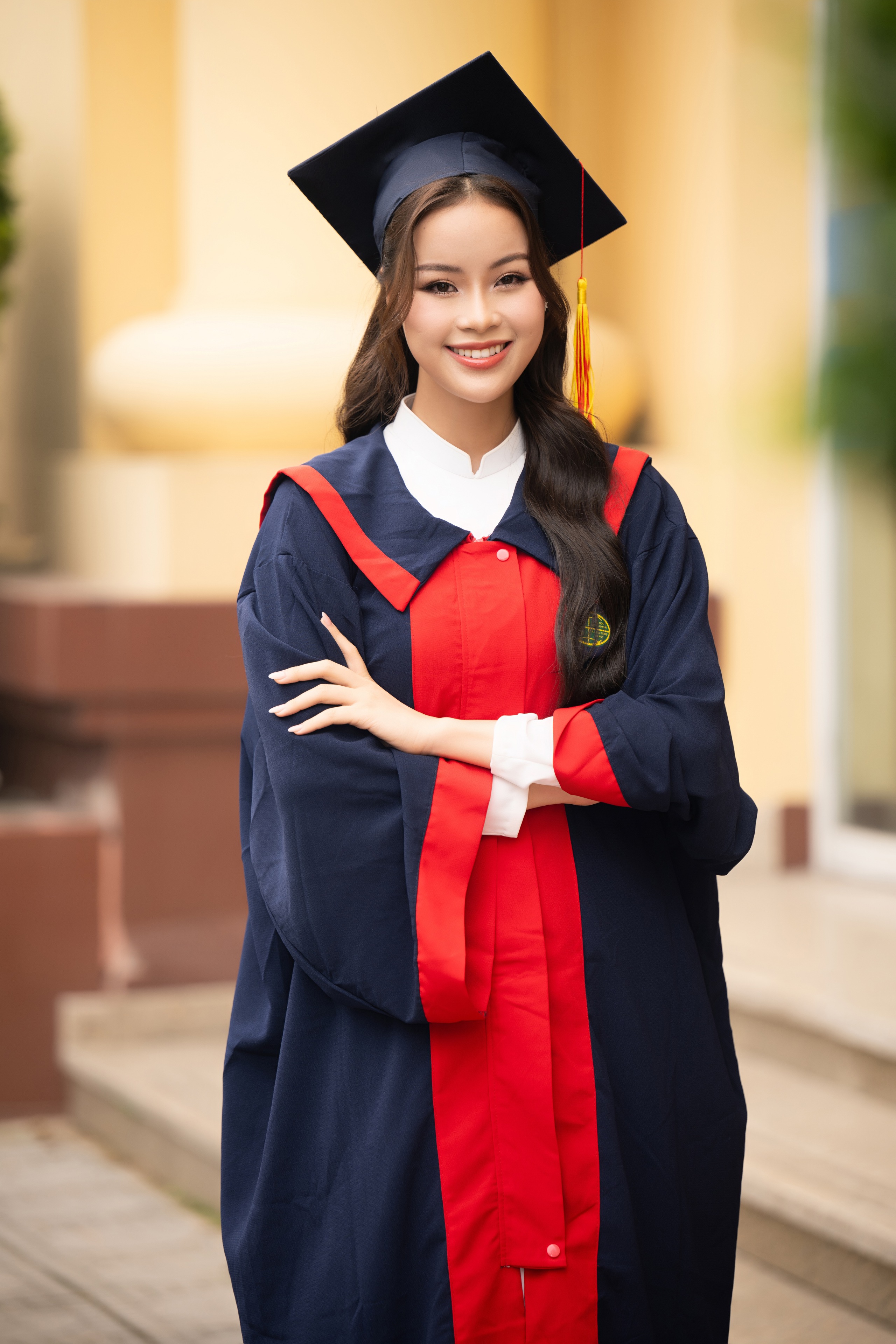 Á hậu Đào Thị Hiền xinh đẹp rạng rỡ trong ngày tốt nghiệp đại học, 