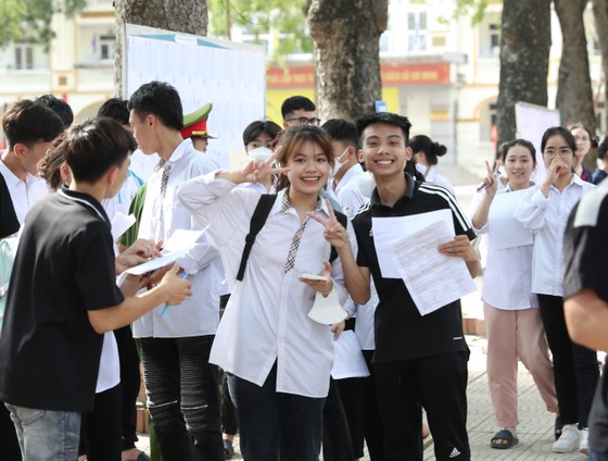 ដូចការរំពឹងទុក មុខវិជ្ជាភាសាបរទេសមិនបង្កការលំបាកដល់បេក្ខជនរូបថតទី៦