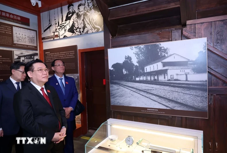 [Foto] Aktivitäten des Vorsitzenden der Nationalversammlung, Vuong Dinh Hue, in Yunnan, Foto 1