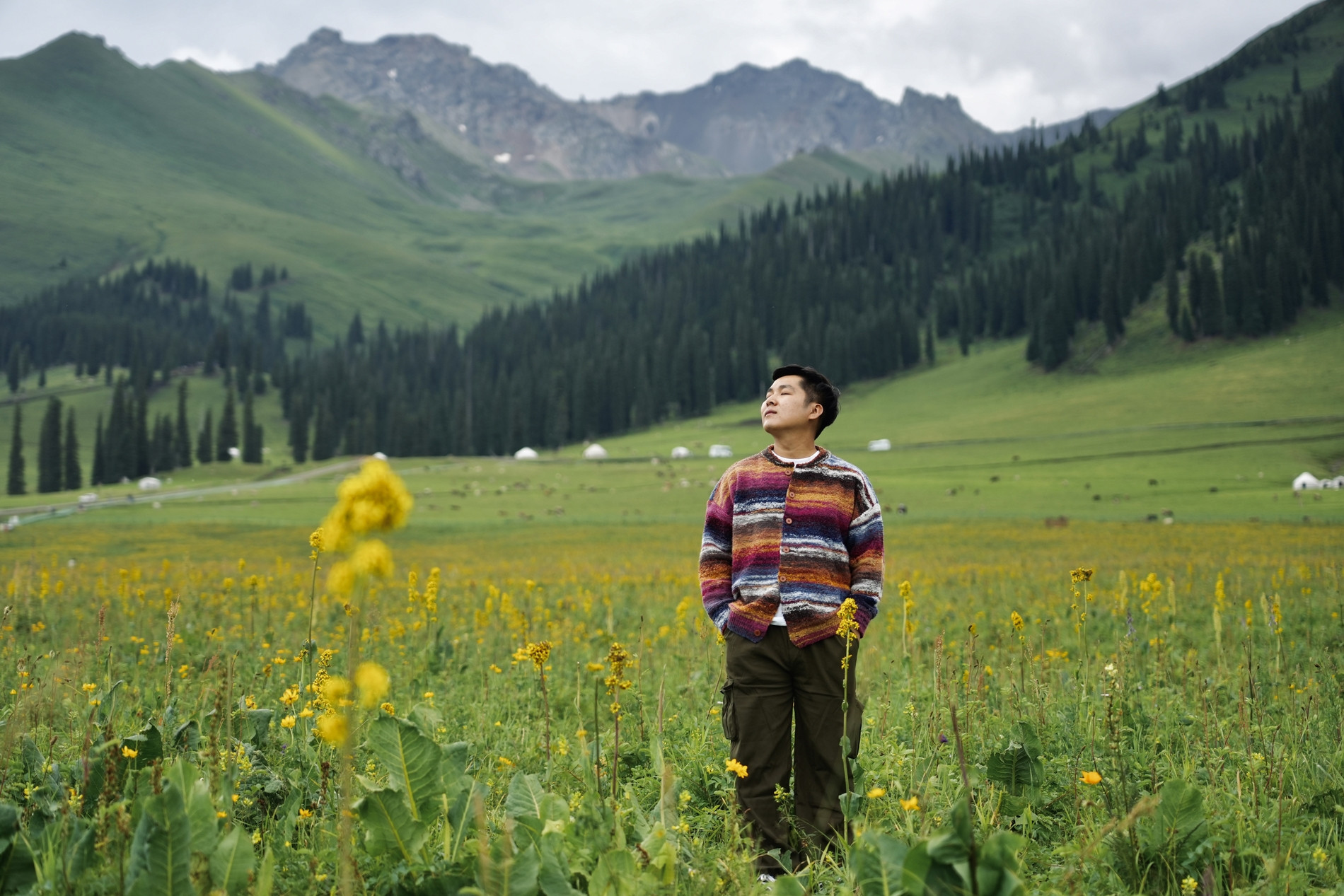 9X Vietnamese arrives in Xinjiang, overwhelmed by surreal scene, thinks he's lost in several countries