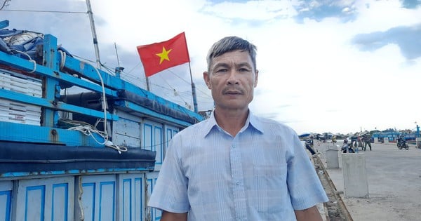 A good fisherman of Quang Tri province proposed to teach vocational skills and apply new fishing technology to help people become rich.