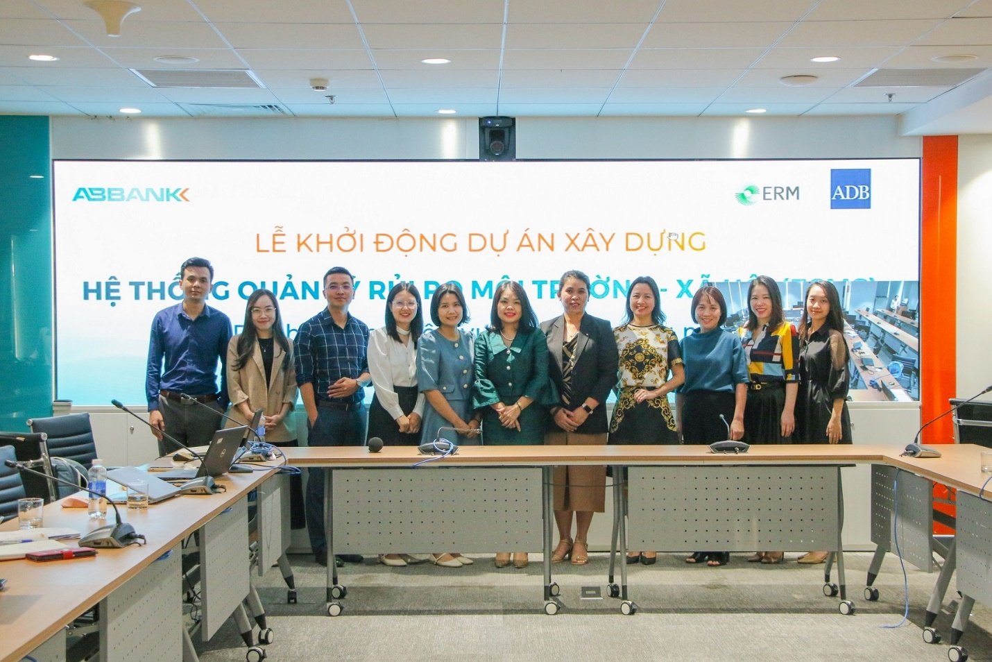 ABBANK thành lập Uỷ ban chiến lược phát triển bền vững ESG với vai trò dẫn dắt của ông Vũ Văn Tiền- Ảnh 1.