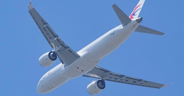 El primer avión de pasajeros de fabricación nacional de China realiza vuelo comercial