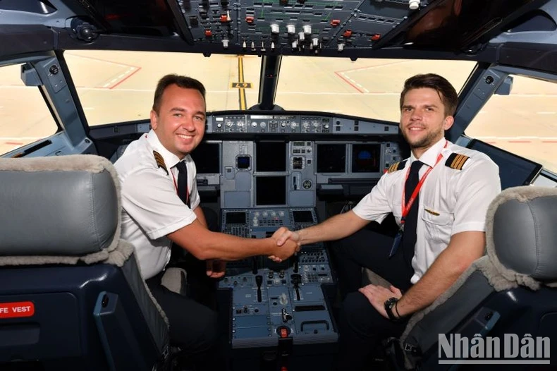 Vietjet organizes the biggest recruitment day of 2024 photo 4