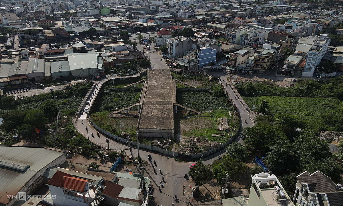 Thuan An stops construction of two renovation packages for the longest canal in Ho Chi Minh City