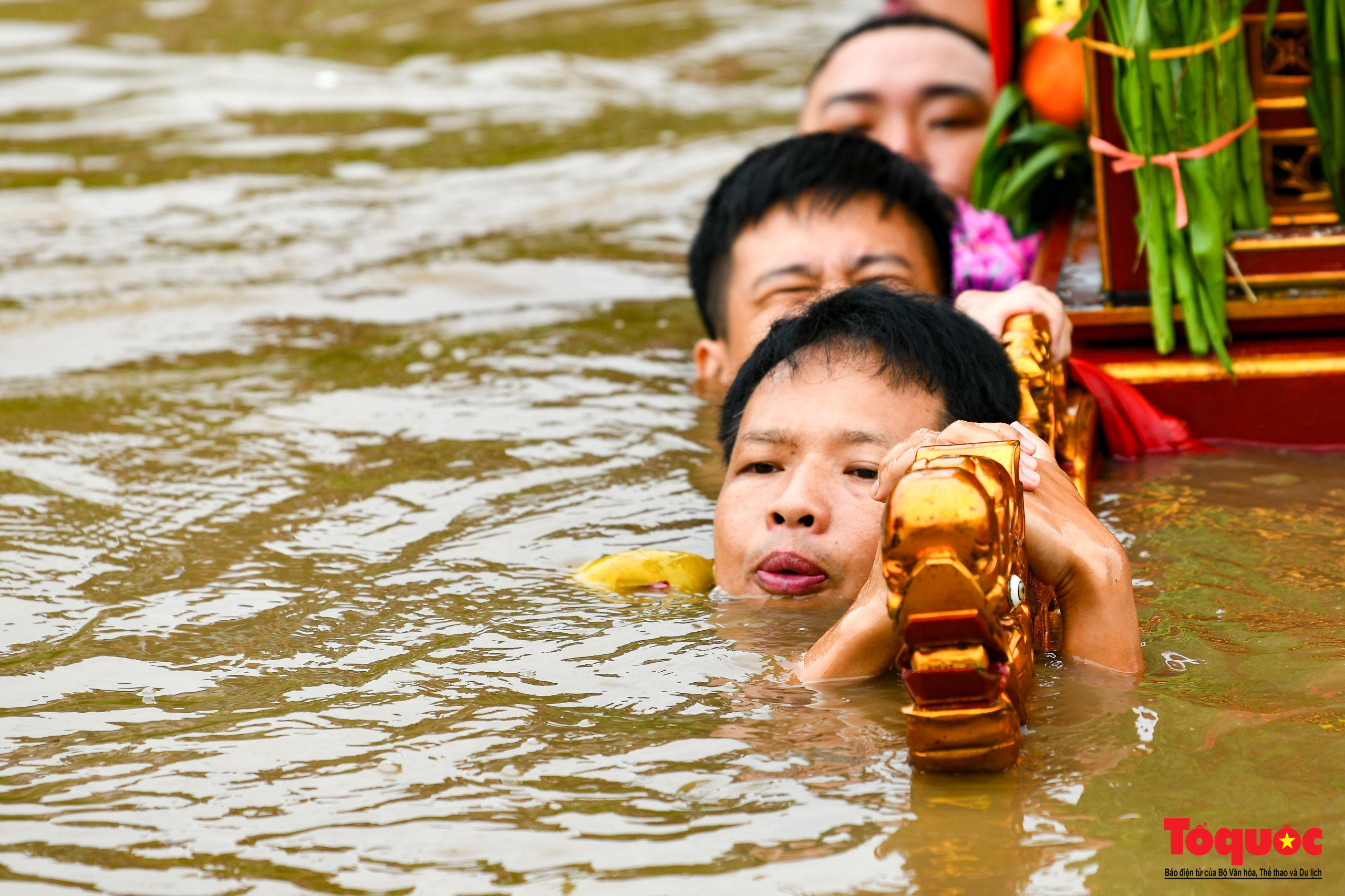 Về &quot;quê lúa&quot; xem kiệu bay qua sông, quay tròn dưới giếng - Ảnh 16.