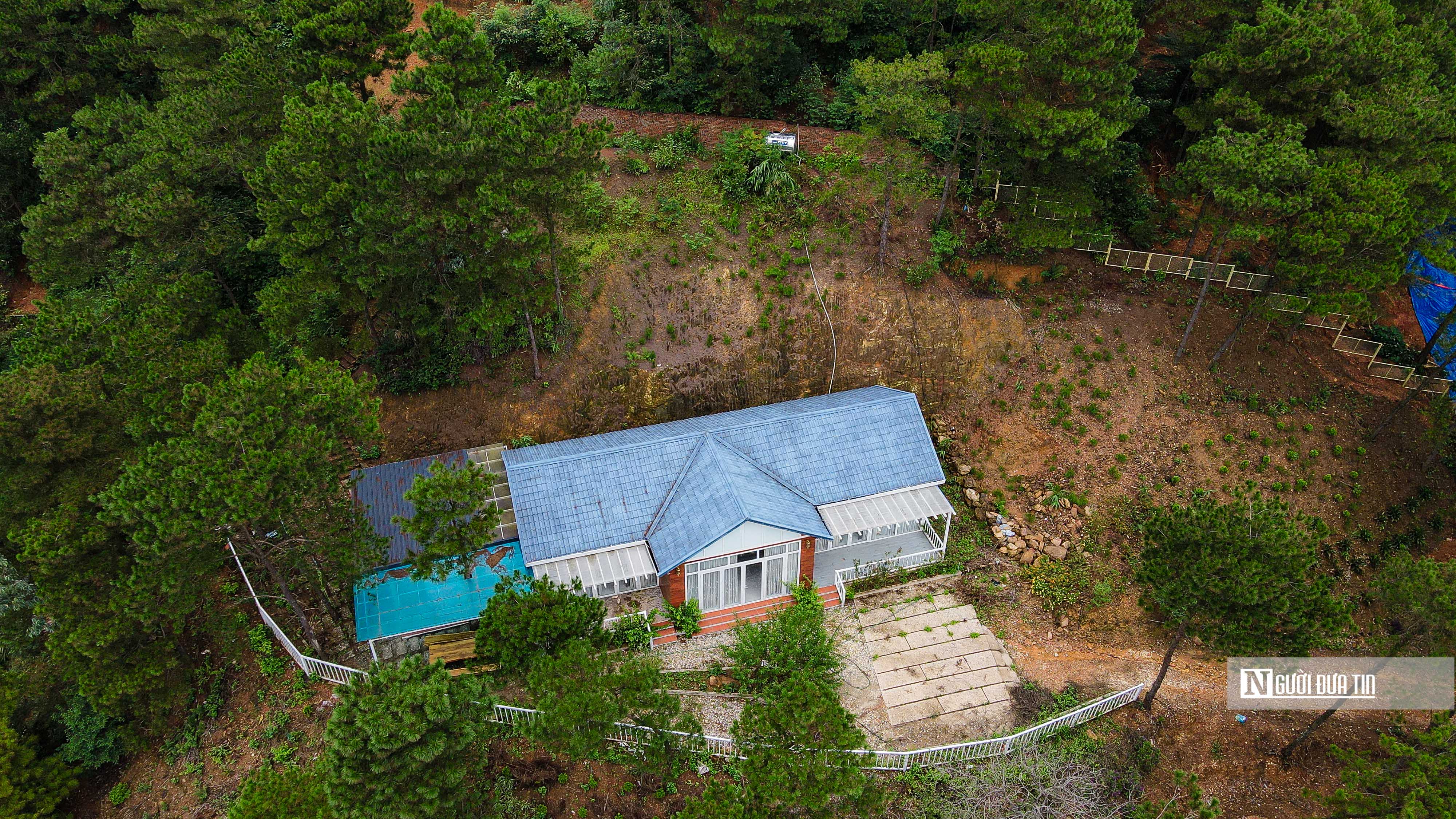 부동산 - 소손 숲이 '쪼개졌다': 불법 건축물 5개가 철거될 예정이다(그림 2).