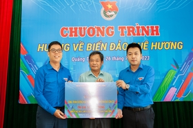 Chương trình hướng về biển đảo quê hương, tri ân Mẹ Việt Nam anh hùng