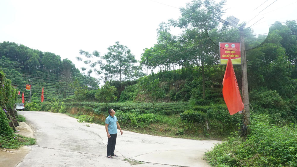 At some points on the main road of Khe Coc hamlet, Tuc Tranh commune (Phu Luong), solar lighting systems and security cameras have been installed.