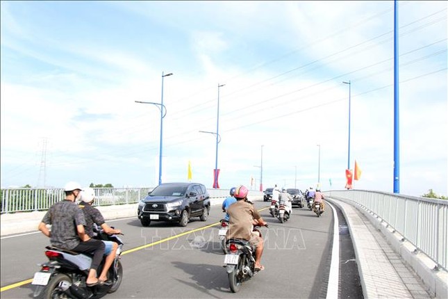 Se inaugura el puente que une Nha Be y Binh Chanh, acortando la distancia en casi 10 km. Foto 2